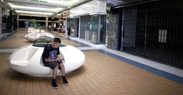 The “Amazon Effect”: Will the Death of US Retail be the Next Big Short?